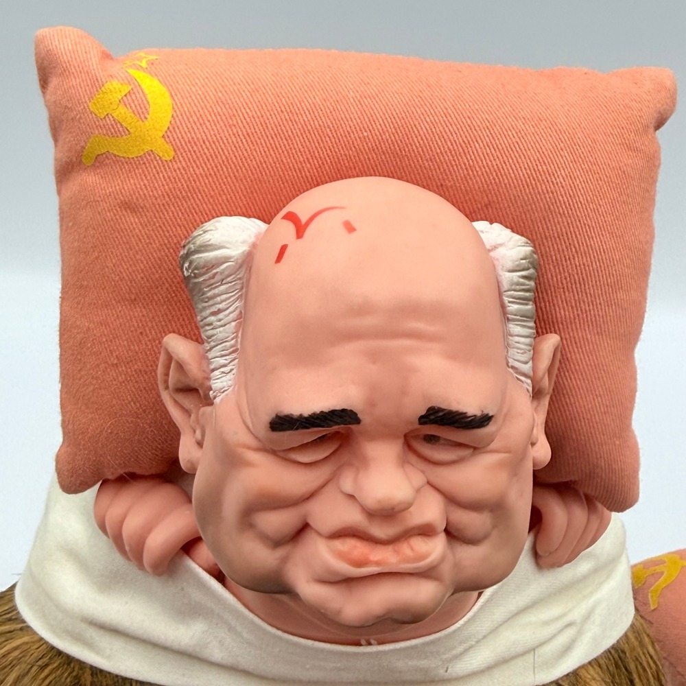 Vintage 1988 Spitting Image Mikhail Raisa Gorbachev Novelty Slippers Medium USSR - Picture 7 of 10